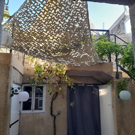 Maison de village avec cour intérieure et terrasse Septfonds Esterno foto