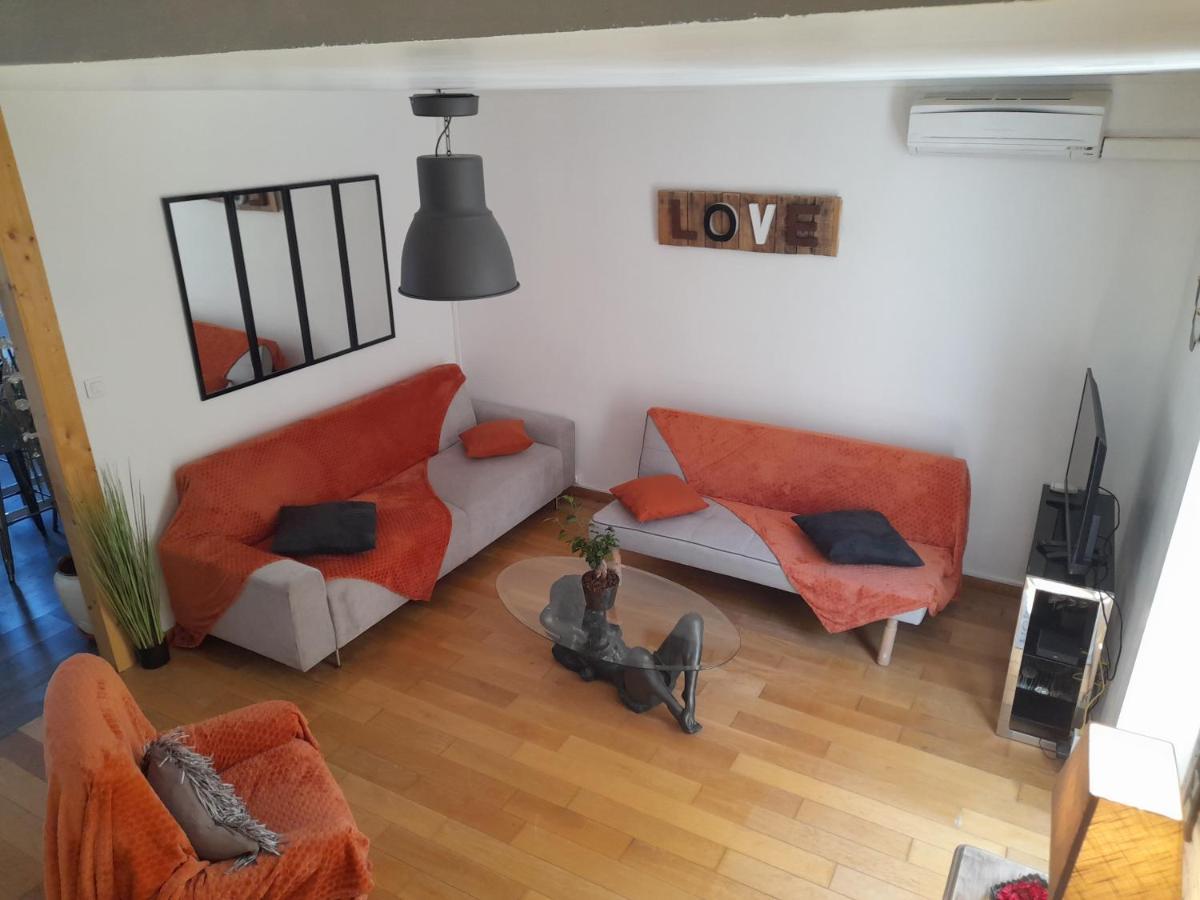 Maison de village avec cour intérieure et terrasse Septfonds Esterno foto